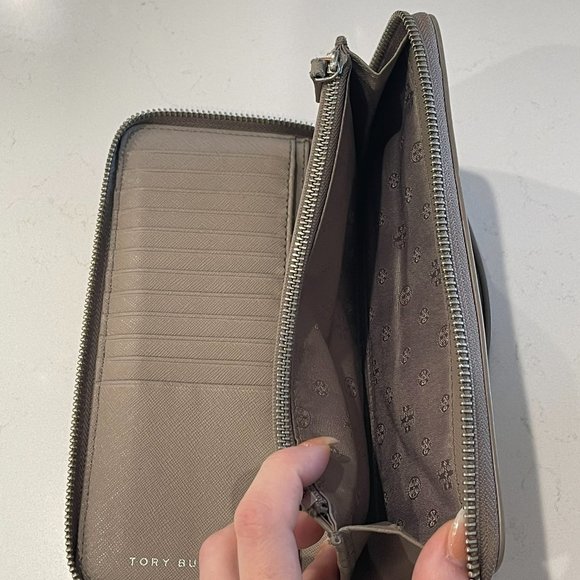 Tory Burch Continental Zip Wallet - Picture 3 of 5